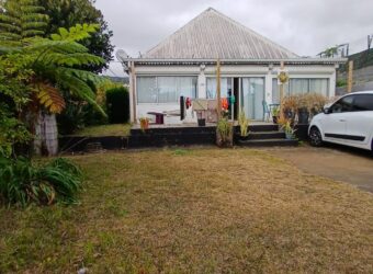 A louer une villa de 90m2 située dans le quartier du Guillaume à Saint-Paul.