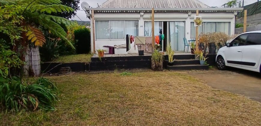 A louer une villa de 90m2 située dans le quartier du Guillaume à Saint-Paul.
