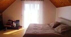 Location d’une charmante villa de 136.11m2 avec piscine située dans un environnement verdoyant à Saint-Gilles les Hauts