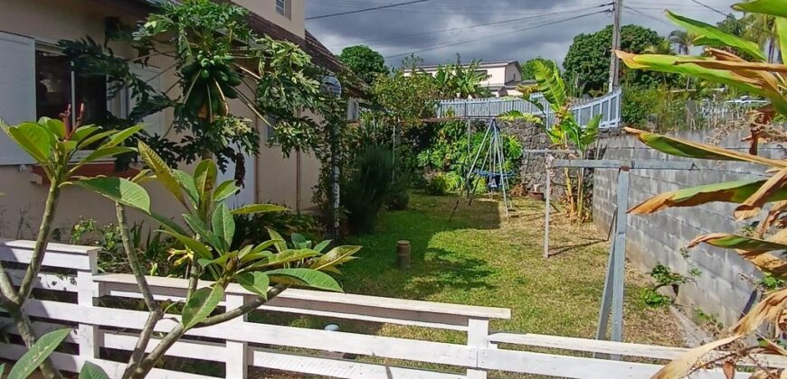 Location d’une charmante villa de 136.11m2 avec piscine située dans un environnement verdoyant à Saint-Gilles les Hauts