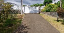 Location d’une charmante villa de 136.11m2 avec piscine située dans un environnement verdoyant à Saint-Gilles les Hauts