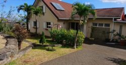 Location d’une charmante villa de 136.11m2 avec piscine située dans un environnement verdoyant à Saint-Gilles les Hauts