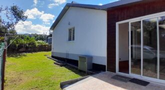 A louer une villa F3 de plain pied avec cour clôturée située au Tampon 17è km