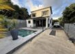 À vendre villa neuve en R+1 d’environ 100 m2 avec piscine à proximité du centre-ville d’Etang Salé les Hauts