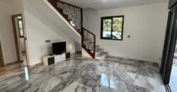 À vendre villa neuve en R+1 d’environ 100 m2 avec piscine à proximité du centre-ville d’Etang Salé les Hauts
