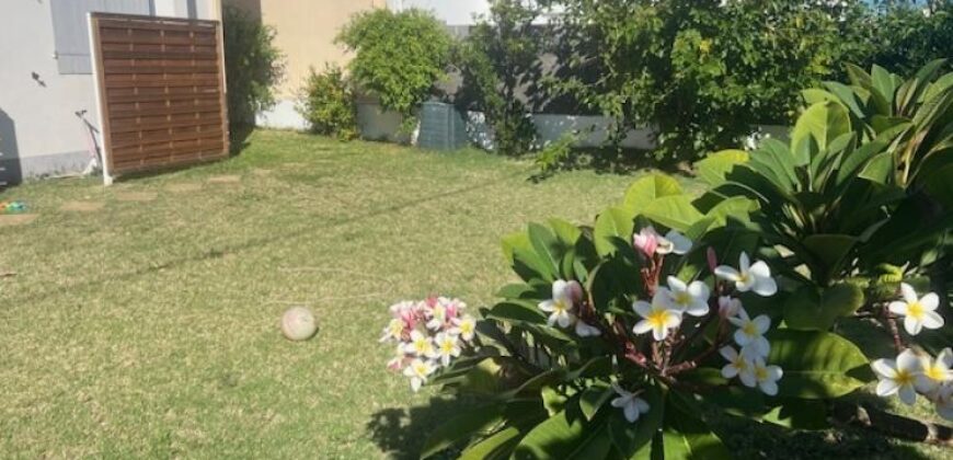 A louer appartement T4 meublé atypique situé au-dessus d’une villa à Etang Salé