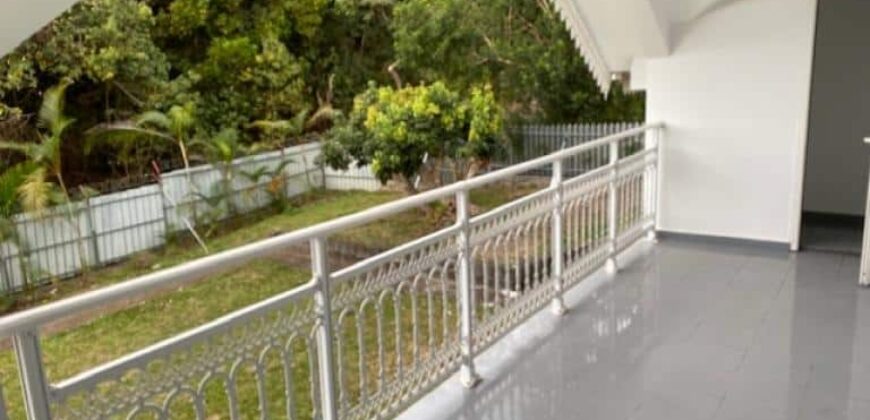 A louer une grande villa de 221m2 avec jardin à proximité des commerces et écoles à La Montagne