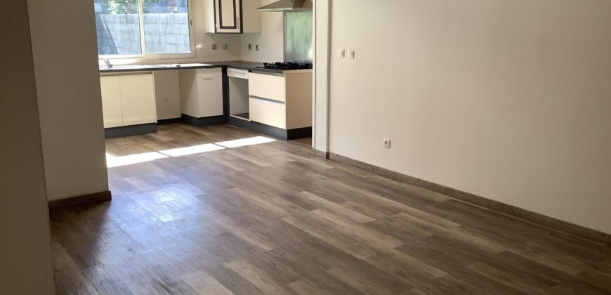 Location d’une charmante villa T4 de 84.86 m2 située dans un environnement calme avec vue sur la montagne à Saint Louis