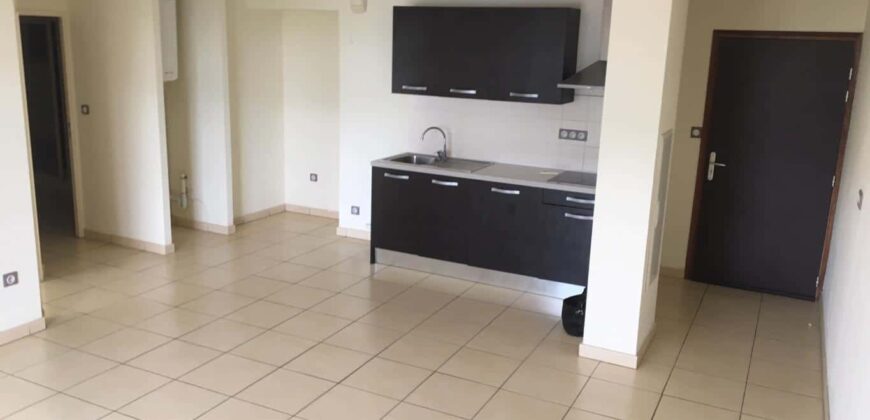 A louer un appartement T2 de 53m2 avec terrasse dans une résidence à Sainte Clotilde