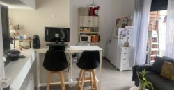 A vendre un appartement T2 de 38m2 avec varangue situé au centre ville de la Possession