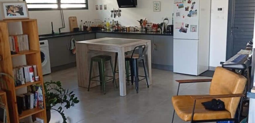 Location d’un charmant appartement F3 en rez-de-jardin dans une résidence récente à La Saline Les Hauts