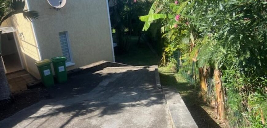 Location d’un appartement T4 situé aux Avirons dans une petite copropriété calme