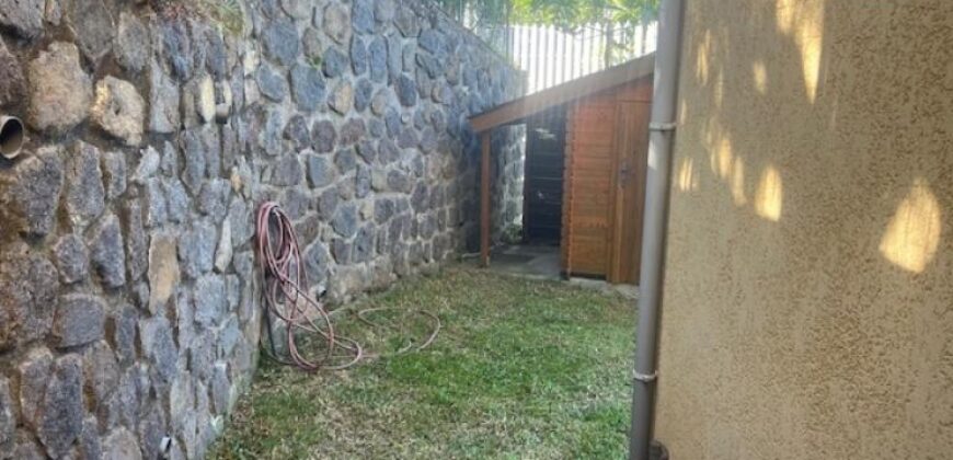 Location d’un appartement T4 situé aux Avirons dans une petite copropriété calme
