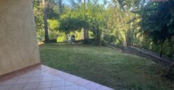 Location d’un appartement T4 situé aux Avirons dans une petite copropriété calme