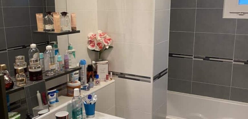 A louer un bel appartement F3 avec jardin à proximité des commerces à Sainte Marie