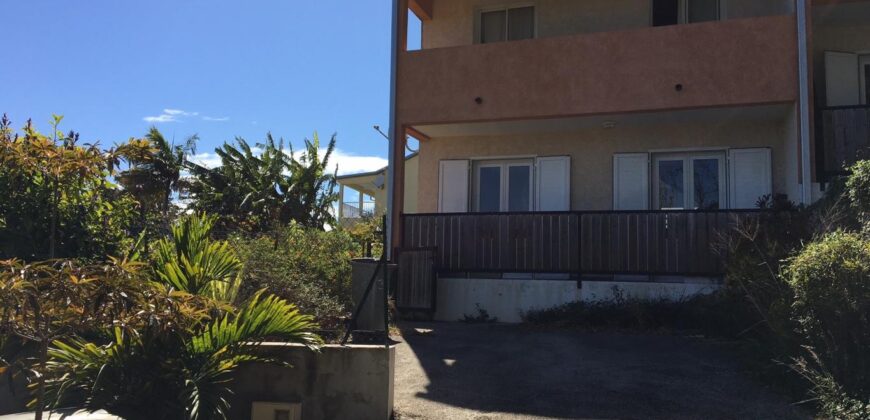 À louer une villa T4 mitoyenne d’un côté située dans un endroit calme à La Montagne