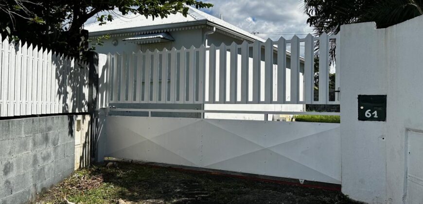 Location d’une villa F3 avec jardin clôturé dans un lotissement résidentiel proche du centre-ville de Saint-André