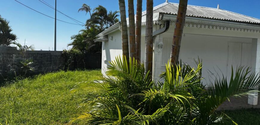Location d’une villa F3 avec jardin clôturé dans un lotissement résidentiel proche du centre-ville de Saint-André