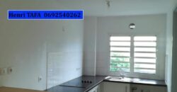 En vente un appartement T2 avec petit jardin situé dans une résidence sécurisée à Saint Joseph