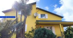 À louer une villa meublée de type F5/F6 à étage de 162.65 m2 située sur le secteur de Jean-Petit