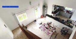 À louer une villa meublée de type F5/F6 à étage de 162.65 m2 située sur le secteur de Jean-Petit