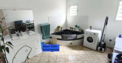 À louer une villa meublée de type F5/F6 à étage de 162.65 m2 située sur le secteur de Jean-Petit