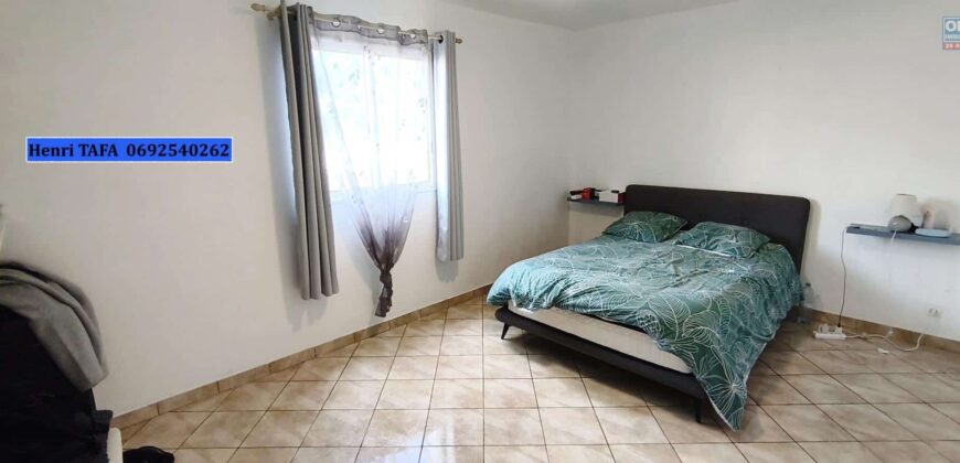 À louer une villa meublée de type F5/F6 à étage de 162.65 m2 située sur le secteur de Jean-Petit