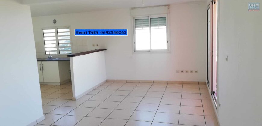 À vendre lumineux appartement T3 de 59.54 m2 situé dans une résidence calme et sécurisée à Saint Joseph