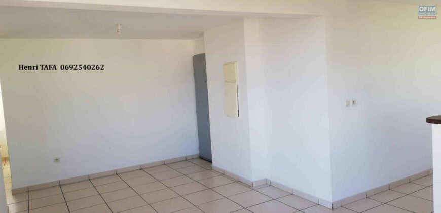 À vendre lumineux appartement T3 de 59.54 m2 situé dans une résidence calme et sécurisée à Saint Joseph