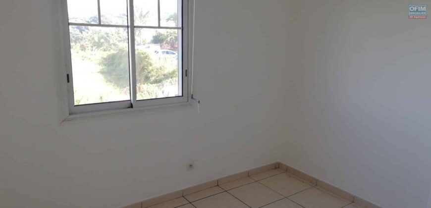 À vendre lumineux appartement T3 de 59.54 m2 situé dans une résidence calme et sécurisée à Saint Joseph