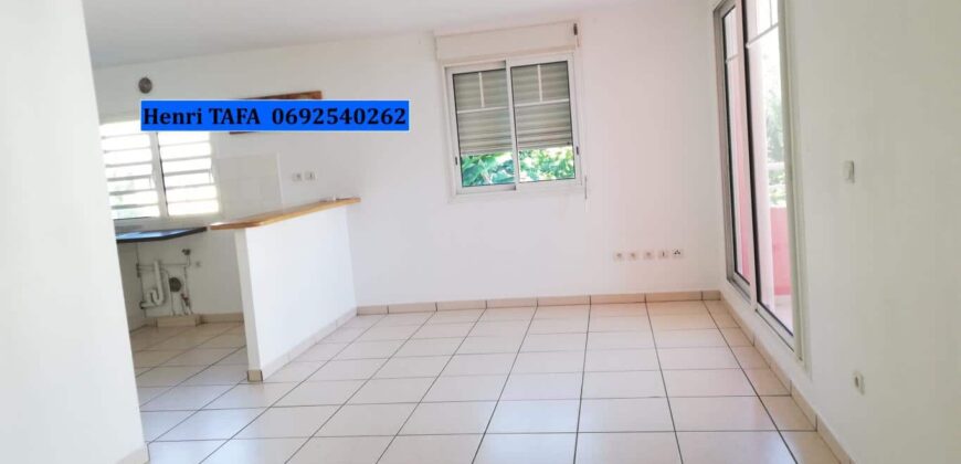 À vendre un agréable appartement T3 de 59.54 m2 situé dans une résidence calme à Saint Joseph