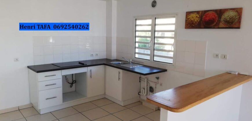 À vendre un agréable appartement T3 de 59.54 m2 situé dans une résidence calme à Saint Joseph