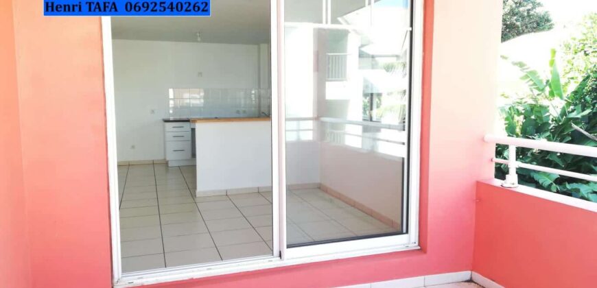 À vendre un agréable appartement T3 de 59.54 m2 situé dans une résidence calme à Saint Joseph