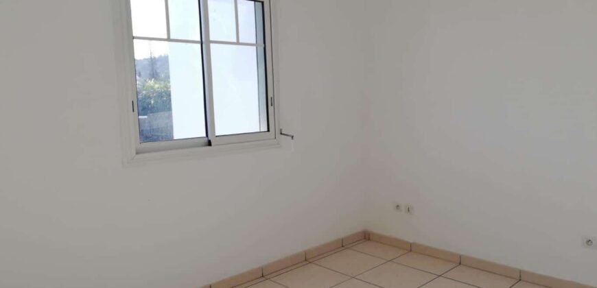 À vendre un agréable appartement T3 de 59.54 m2 situé dans une résidence calme à Saint Joseph
