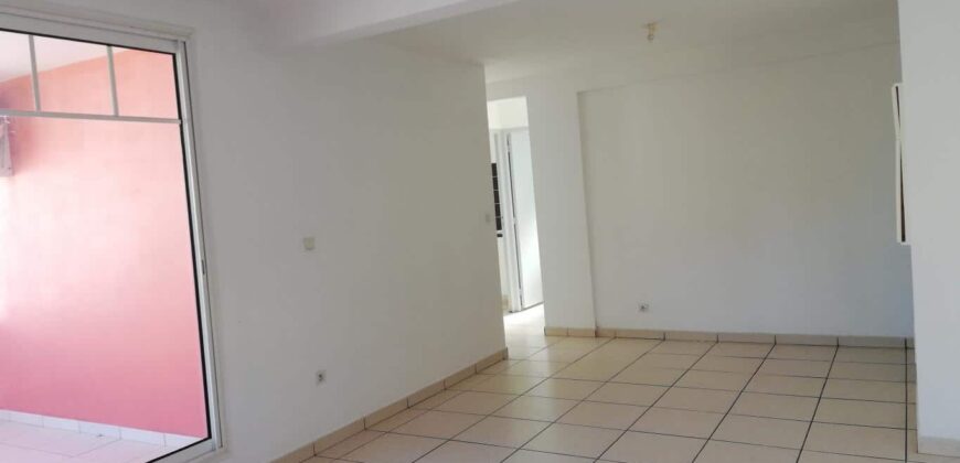 À vendre un agréable appartement T3 de 59.54 m2 situé dans une résidence calme à Saint Joseph