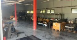 À louer entrepôt fonctionnel de 277 m2 situé dans la zone artisanale Les Sables d’or Etang salé