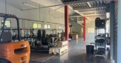 À louer entrepôt fonctionnel de 277 m2 situé dans la zone artisanale Les Sables d’or Etang salé