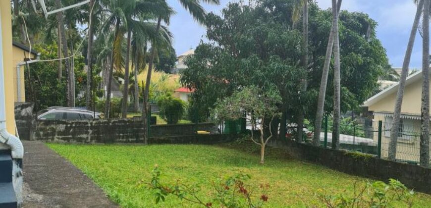 À louer charmante villa F4 de 130 m² avec jardin située dans un cadre verdoyant à Sainte-Marie