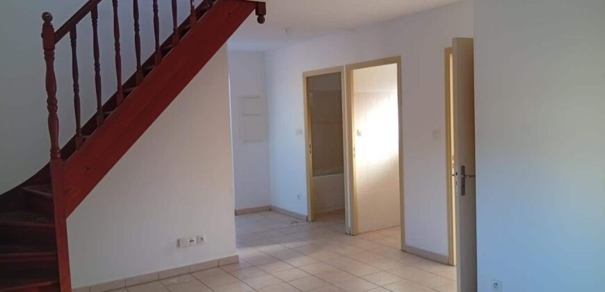 Appartement T3 de 67 m2 entièrement rénové à louer situé proche des plages à Saline Les Bains