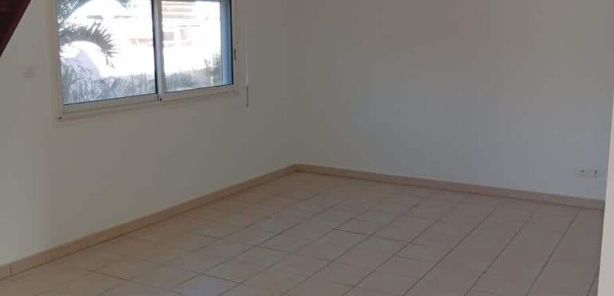 Appartement T3 de 67 m2 entièrement rénové à louer situé proche des plages à Saline Les Bains