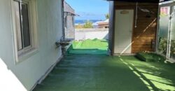 En location une villa T5 de 90 m2 située dans l’un des plus anciens quartiers de Terre Sainte