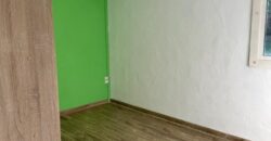 En location une villa T5 de 90 m2 située dans l’un des plus anciens quartiers de Terre Sainte