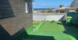 En location une villa T5 de 90 m2 située dans l’un des plus anciens quartiers de Terre Sainte