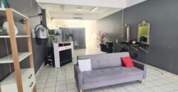 Location d’un local commercial de 80m2 avec parking au centre ville de Sainte Marie