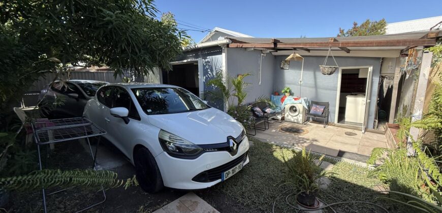 À vendre villa F4 rénovée de 110 m2 située dans un cadre paisible à Roche Maigre