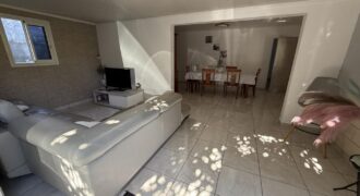 À vendre villa F4 rénovée de 110 m2 située dans un cadre paisible à Roche Maigre