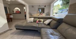 À vendre villa F4 rénovée de 110 m2 située dans un cadre paisible à Roche Maigre