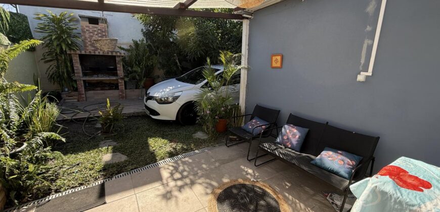 À vendre villa F4 rénovée de 110 m2 située dans un cadre paisible à Roche Maigre