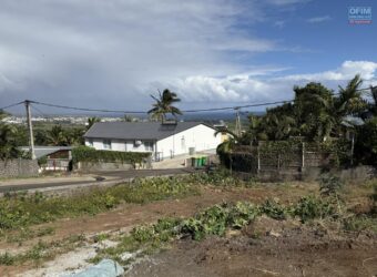 Vente d’une belle parcelle de terrain de 600m2 avec vue mer et montagne situé dans le secteur d’Etang Salé