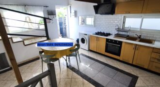 À louer agréable appartement de type F2/F3 de 62.47 m2 situe dans le secteur de Vincendo